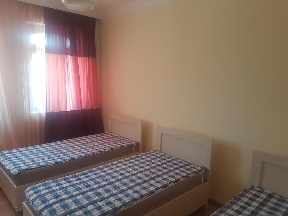 Guest House Luka Batumi Esterno foto