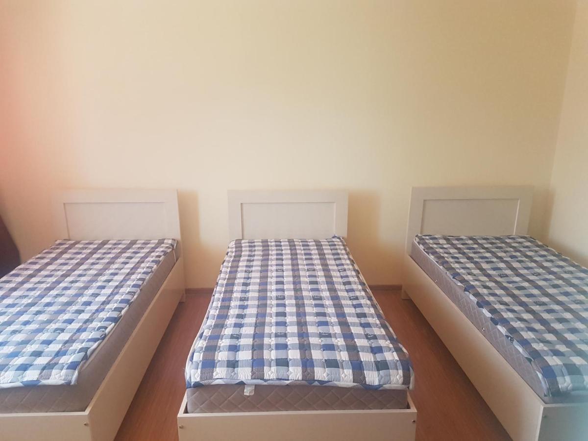 Guest House Luka Batumi Esterno foto