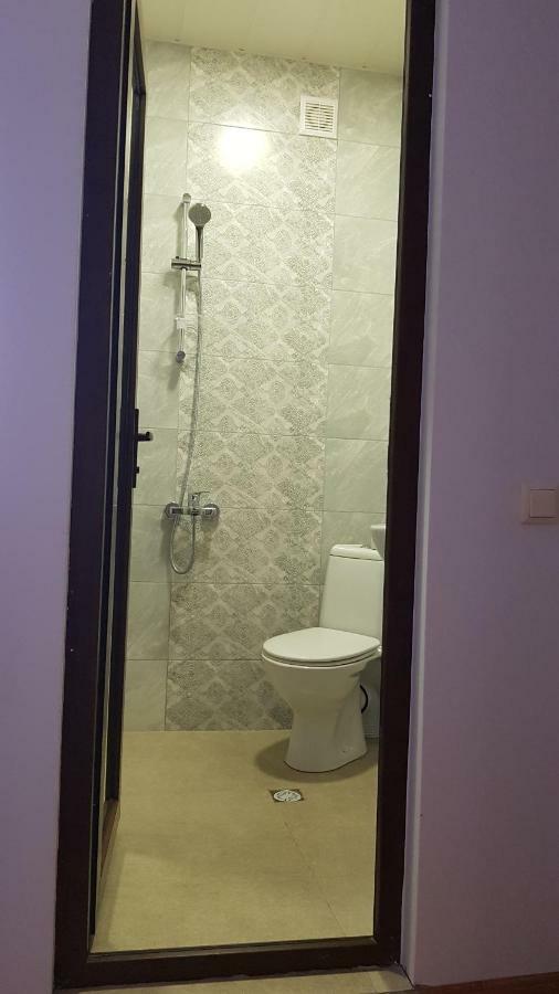 Guest House Luka Batumi Esterno foto