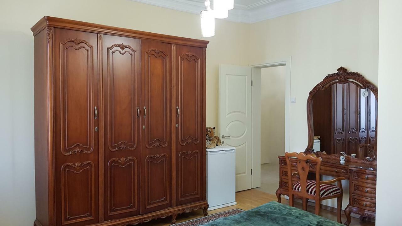 Guest House Luka Batumi Esterno foto